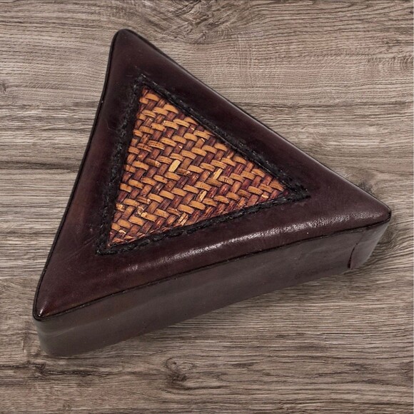 Handmade Leather Triangle Trinket Jewelry Box Woven Lid Indonesia 5" Gift - Picture 2 of 9